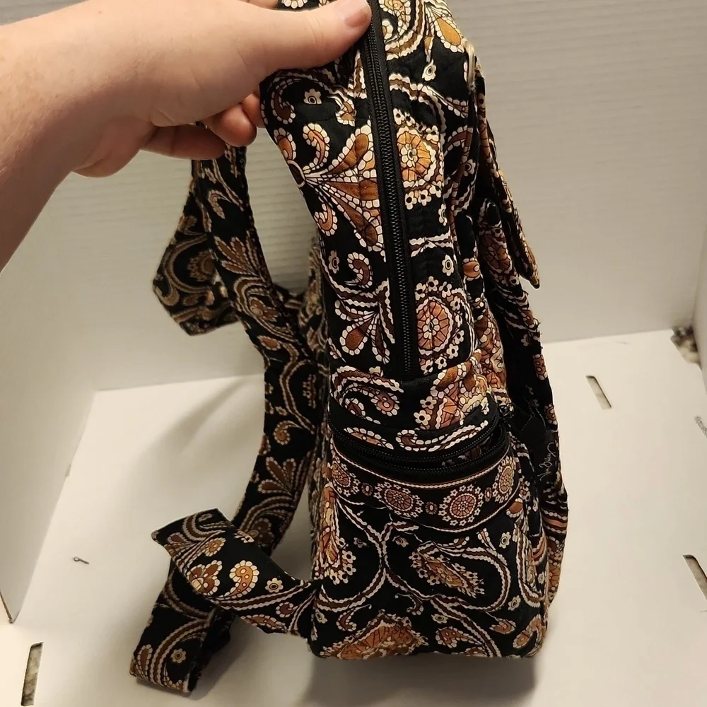 Vera Wang Backpack quilted has piping edge wear see pics Flaws